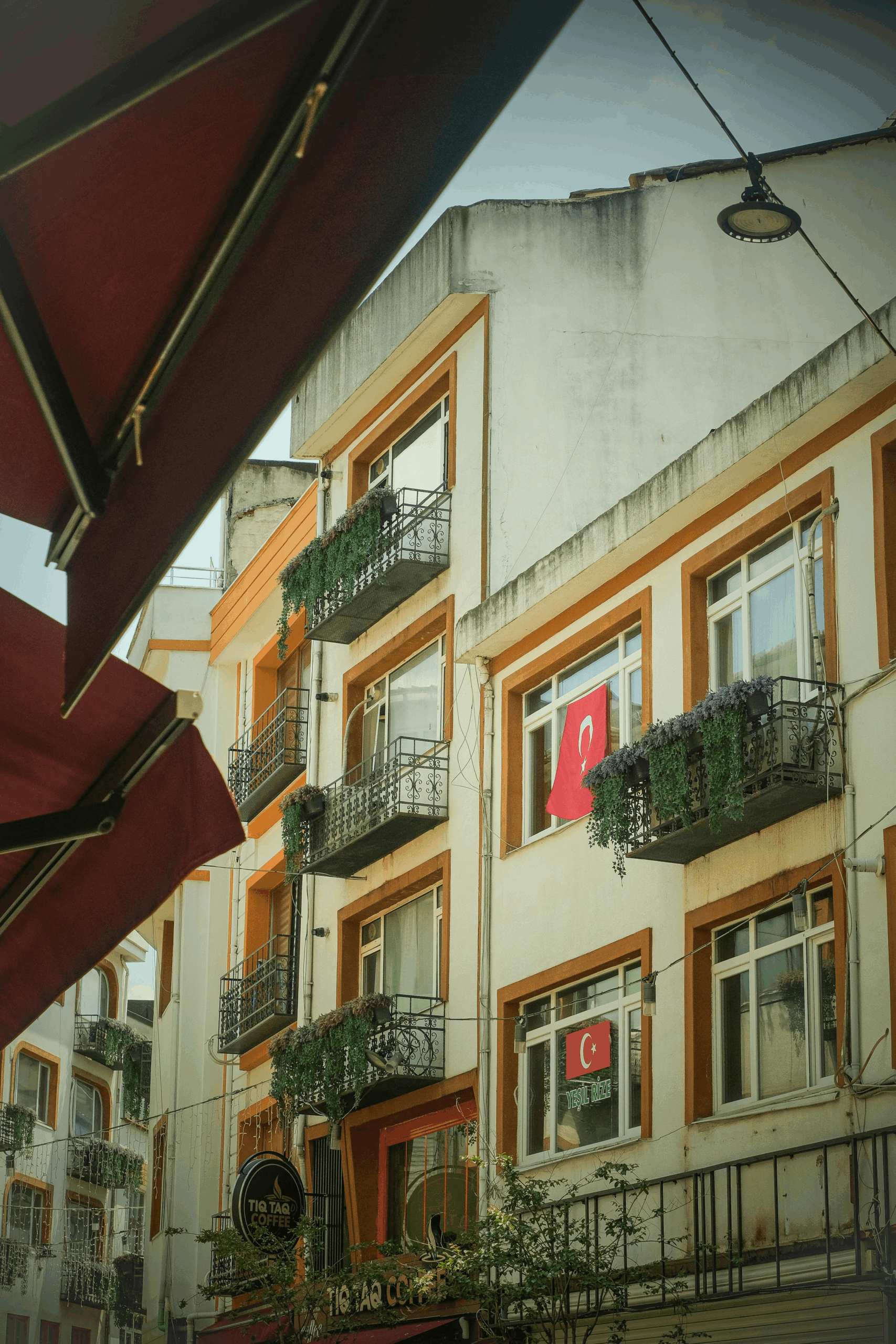 La legislación es muy importante para evitar la gentrificacion en zonas residenciales para nómadas digitales en colombia.